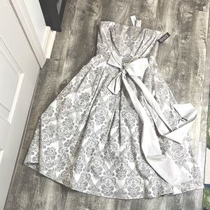 Strapless grey silver NYE New York & Co size 2P cocktail prom evening dress